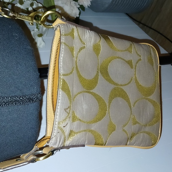Coach crossbody bag. Used condition. - Picture 2 of 6